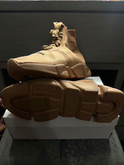 Balenciaga Speed 2.0 beige