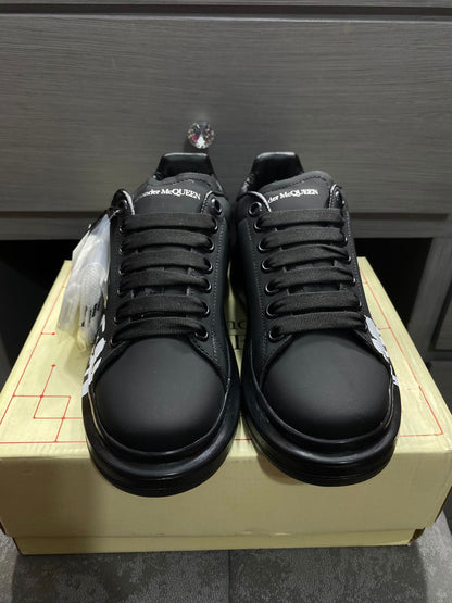 Alexander McQueen Grafitti