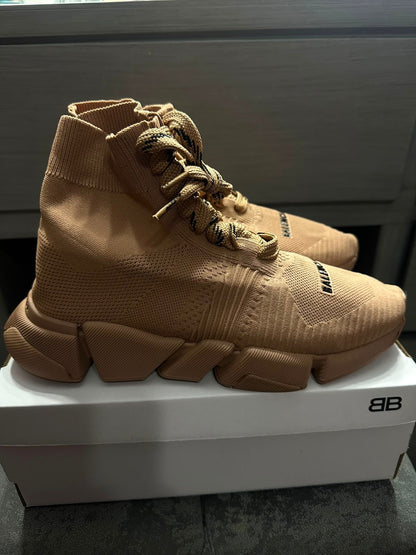 Balenciaga Speed 2.0 beige