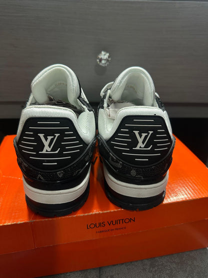 Louis Vuitton Trainer Black and white